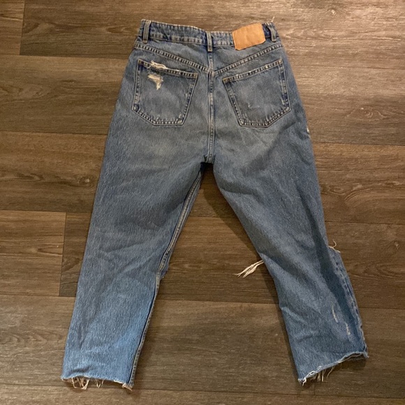 Zara High Rise Ripped Jean - Picture 2 of 3